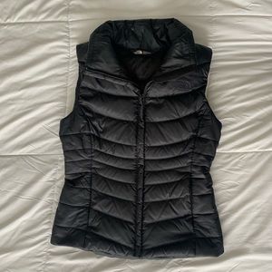 Women’s Puffy North Face vest